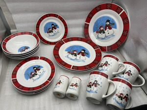 LET IT SNOW 18 Piece Christmas Snowman Dinnerware Set *USED *Read...